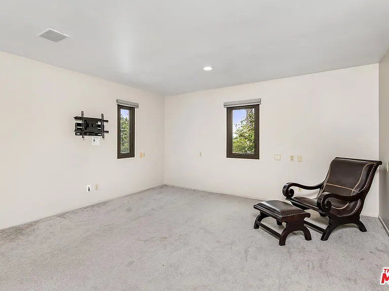 5949 Abernathy Dr — Photo 21