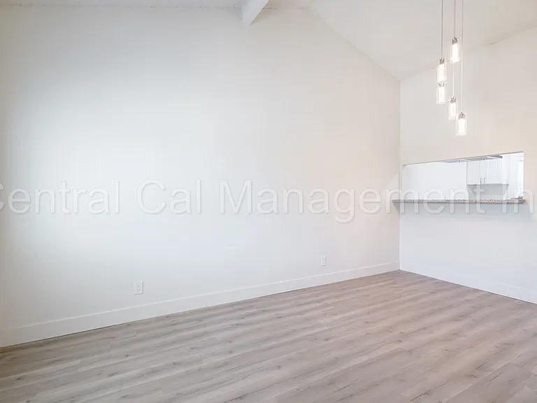 1244 Virginia Ave — Photo 2