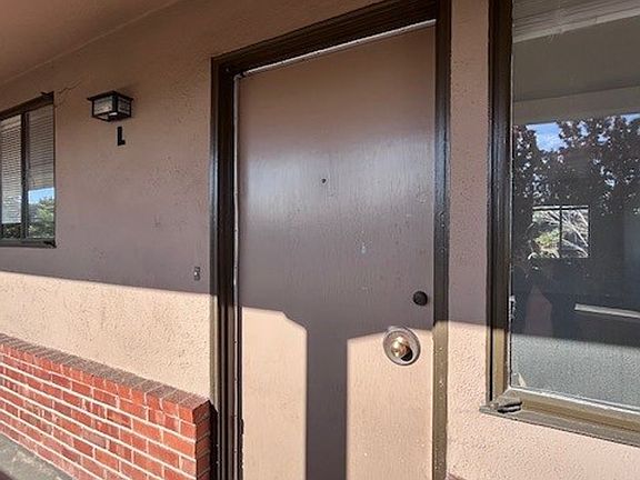 3rd image of 905 Santa Clara Ave #L
