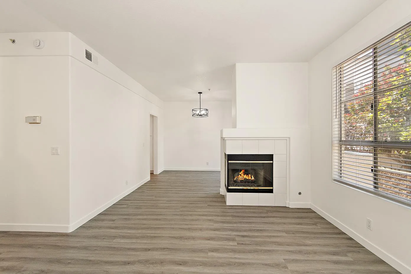 4 bed, 3.5 bath, 2076 sqft, $5,500 — Photo 2