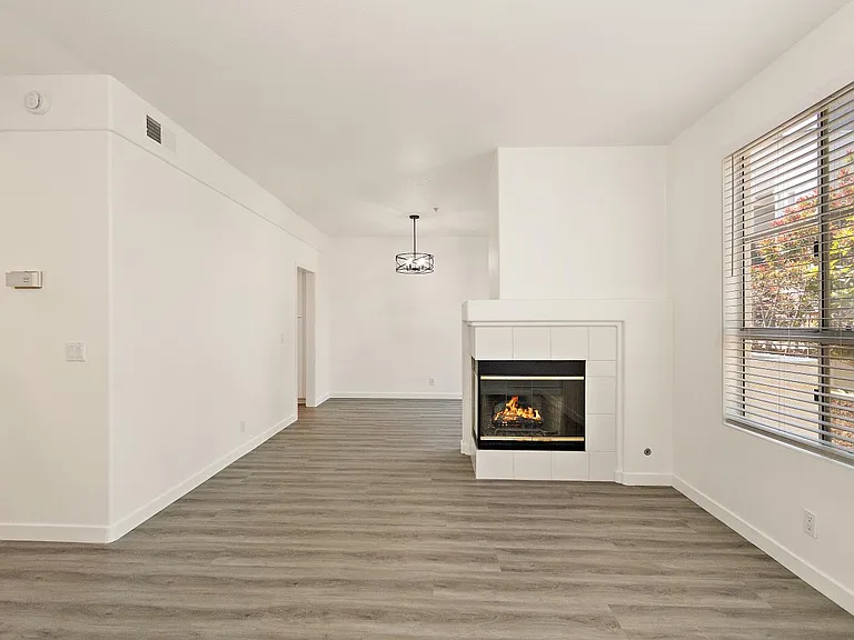 5417 Marine Ave #5417 — Photo 2