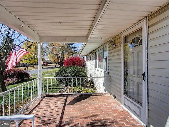 5th image of 117 Lincoln Dr