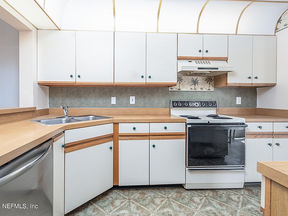 4th image of 7623 BAYMEADOWS Circle W #2073