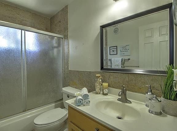 4th image of 1057 Saddlewood Dr