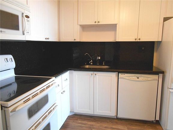 2nd image of 2781 Taft Street #405