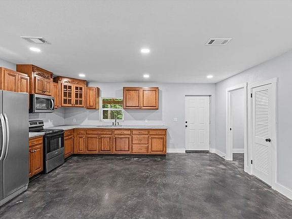 5th image of 176 Fawn Dr