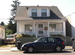 5329 Roosevelt Way NE, Seattle, WA 98105