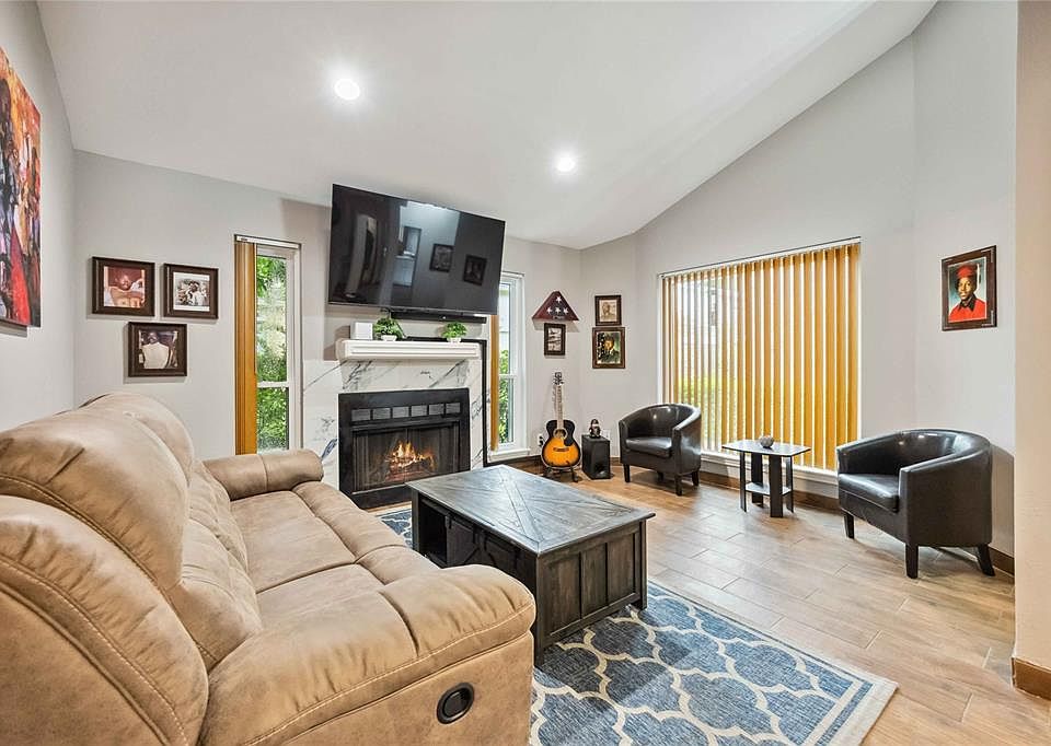 1st image of 13459 Parkway Boulevard