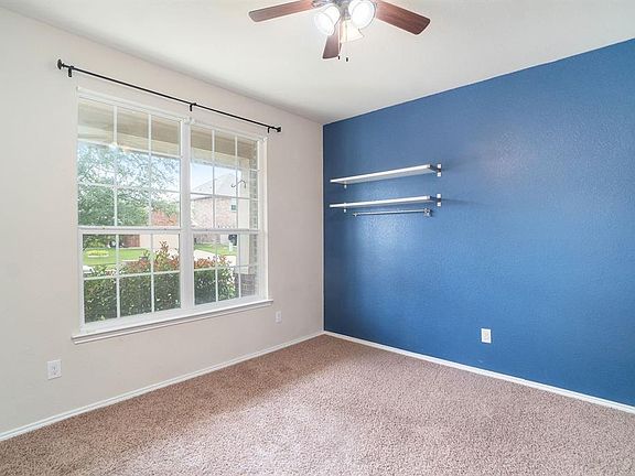 3rd image of 9412 Tierra Verde Dr