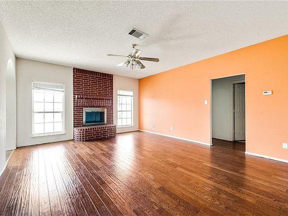 5th image of 802 Summerwood Dr