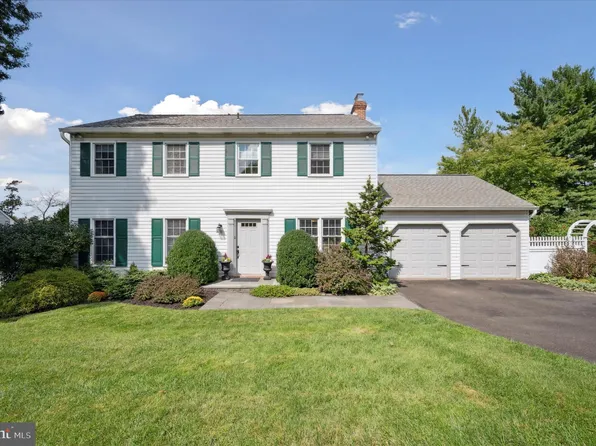 859 Skyline Dr, Erdenheim, PA 19038