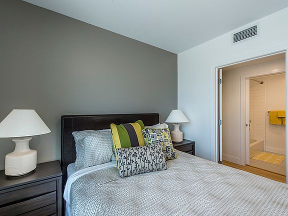 3rd image of 72 Ashford St