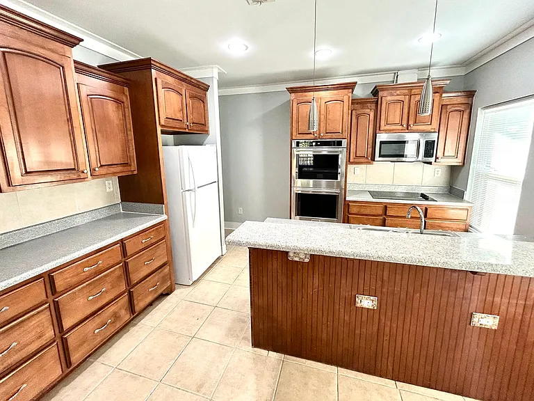 1020 Hill St SE — Photo 5