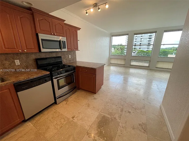 700 Biltmore Way #414 — Photo 21