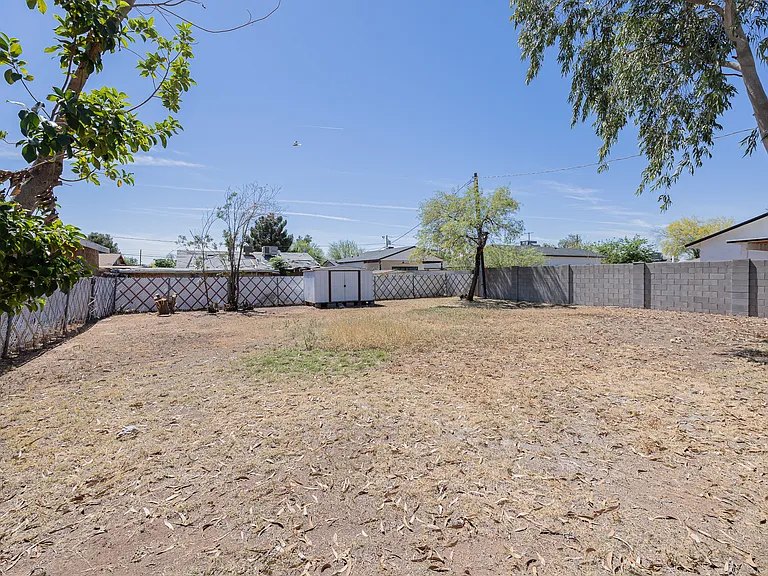 1423 E Virginia Ave — Photo 22