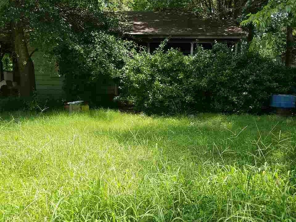 2nd image of 211 Bass Ln