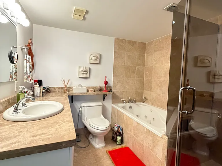 540 Brickell Key Dr #828 — Photo 21