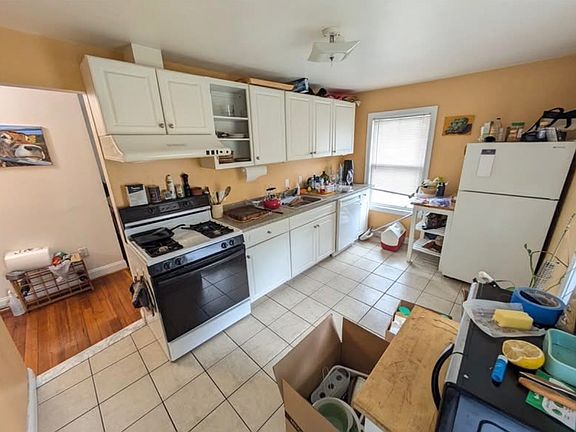 3rd image of 6 Pearl St #1A