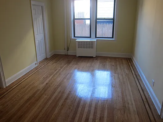 Rented by Realty 2000 Corp | media 2