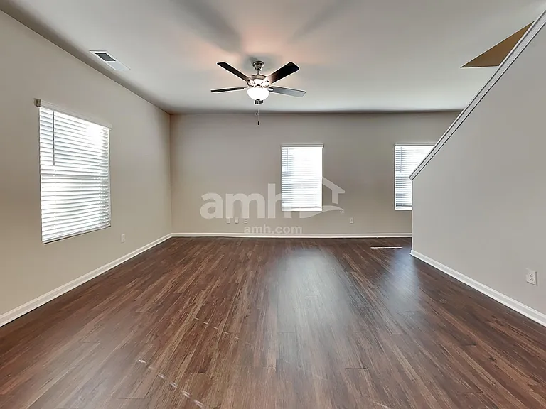 218 Omega Ct — Photo 7
