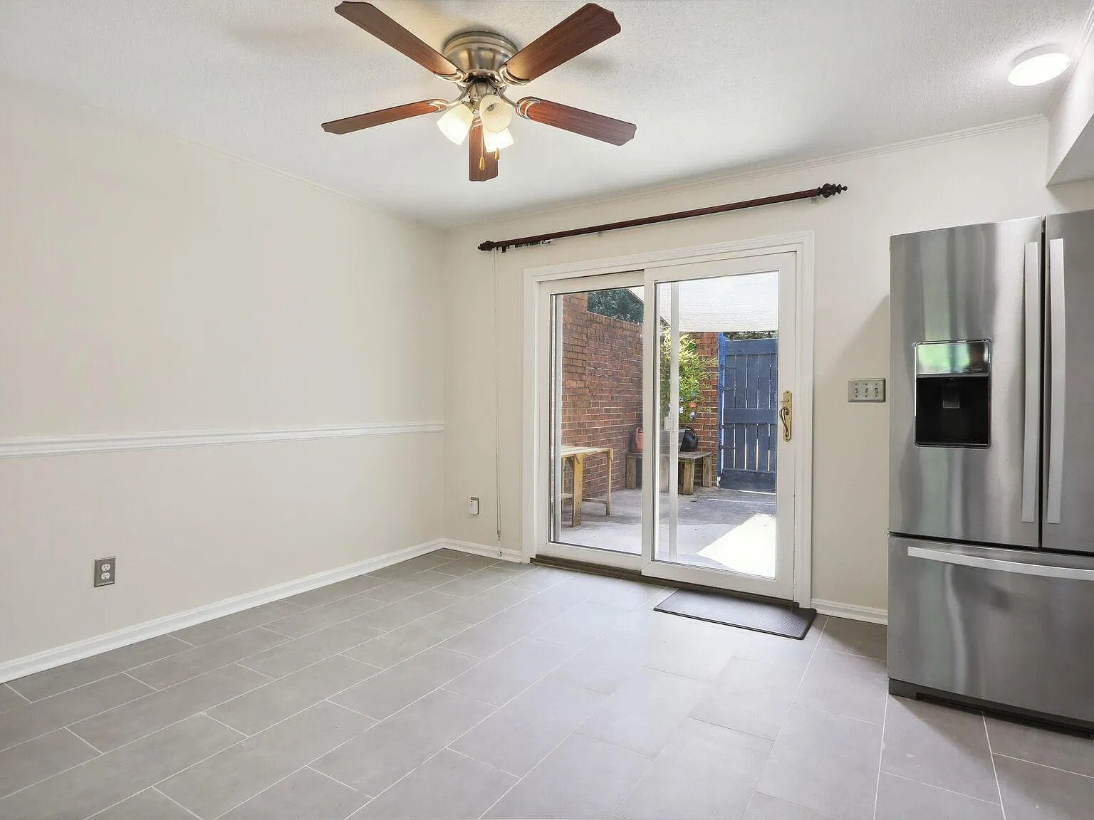 3 bed, 2.5 bath, 1452 sqft, $3,000 — Photo 4