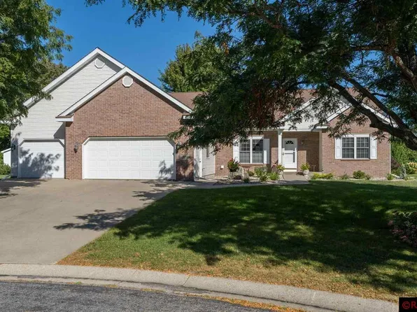 17 Snowbird Ct, North Mankato, MN 56003