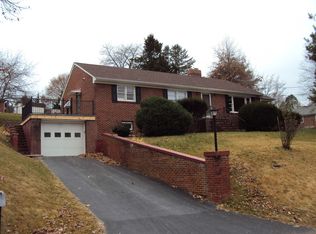 711 Charles St, Staunton, VA 24401