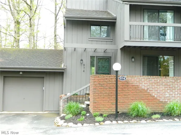 974 Canyon View Rd, Northfield, OH 44067