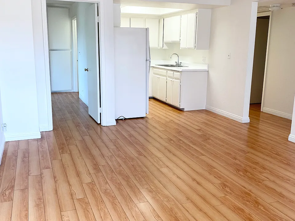 158 N Normandie Ave #201