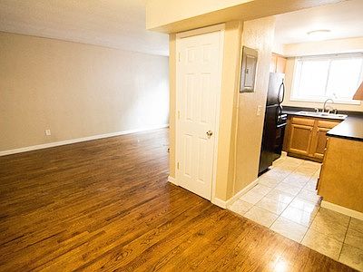 5th image of 3508-3510 Russell Blvd #8