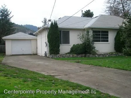 2869 W Langenberg Ave photo 1