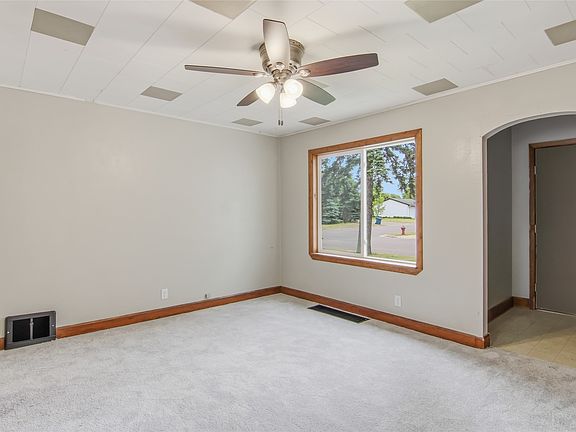 5th image of 23 E Schneider Street