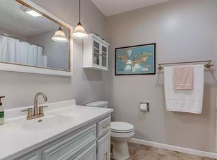 650 N Park Ave, Chatham, IL 62629