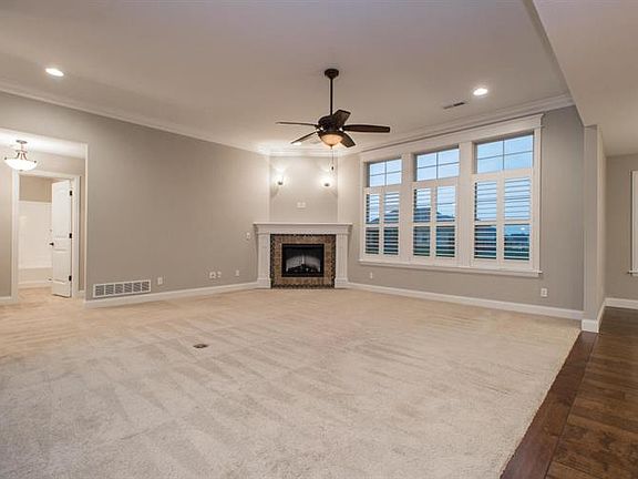 4th image of 6402 Upper Bridle Bend Dr