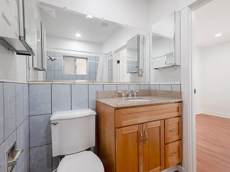 121 S Lotus Ave — Photo 13
