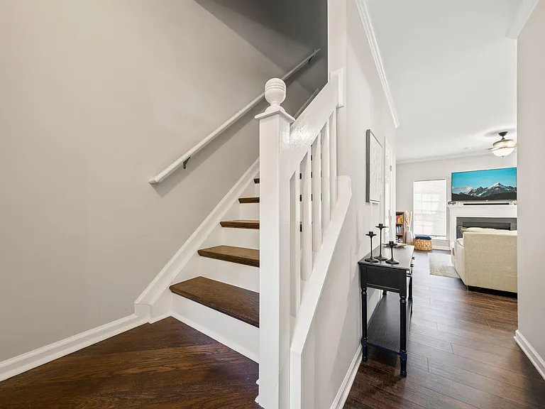 4323 Pine Springs Ct — Photo 16