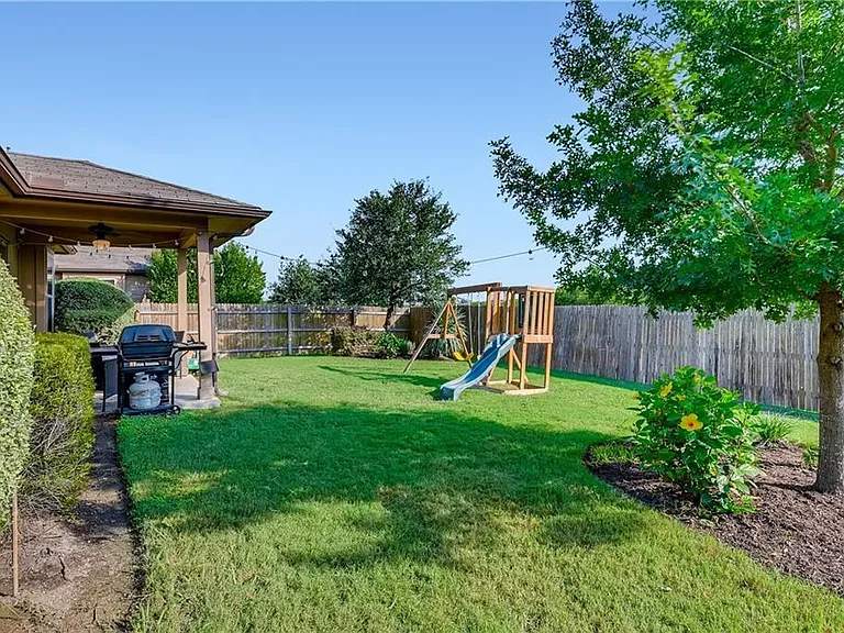 221 Purple Martin Ave — Photo 28