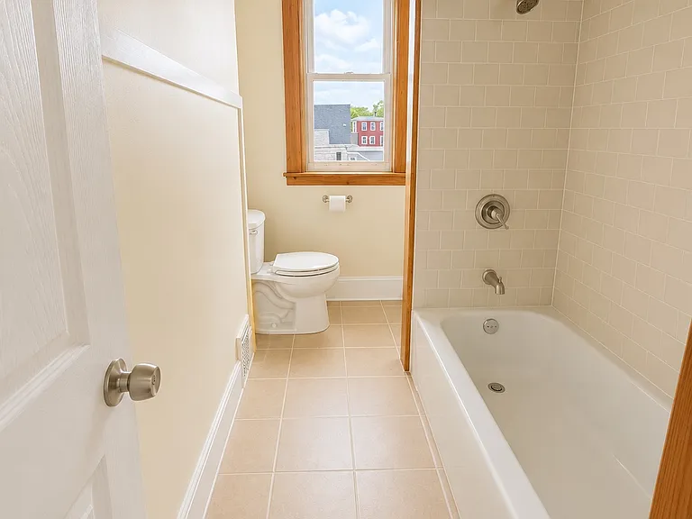 107 Jefferson St #3 — Photo 6
