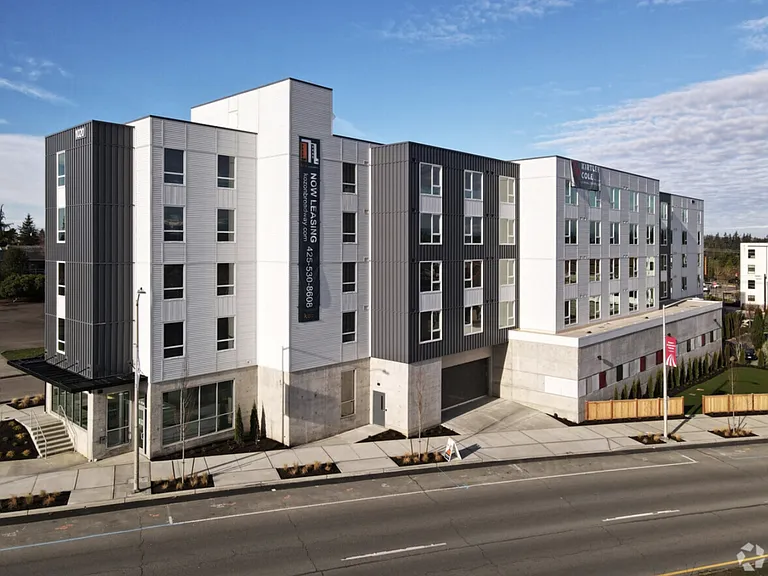 1020 N Broadway — Photo 2