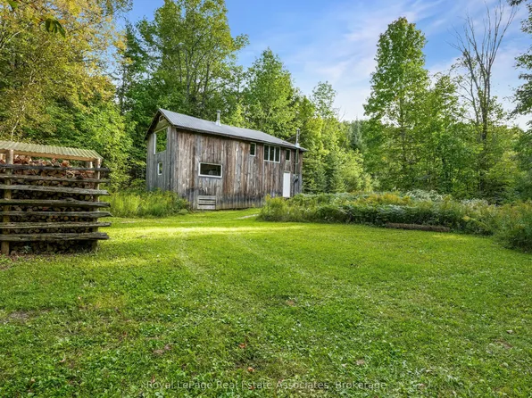 225 White Church Rd, Faraday, ON K0L 1P0