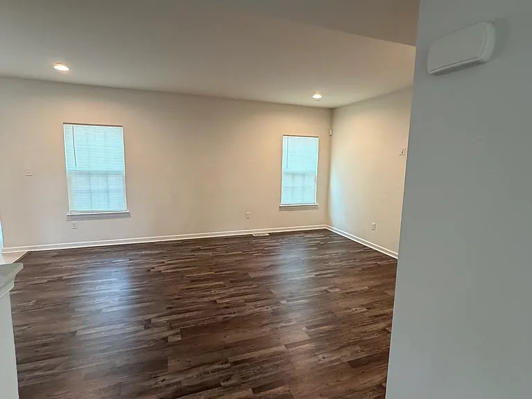 304 Sea Pine Dr — Photo 11