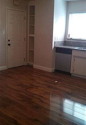 3rd image of 572 Kesner Ave