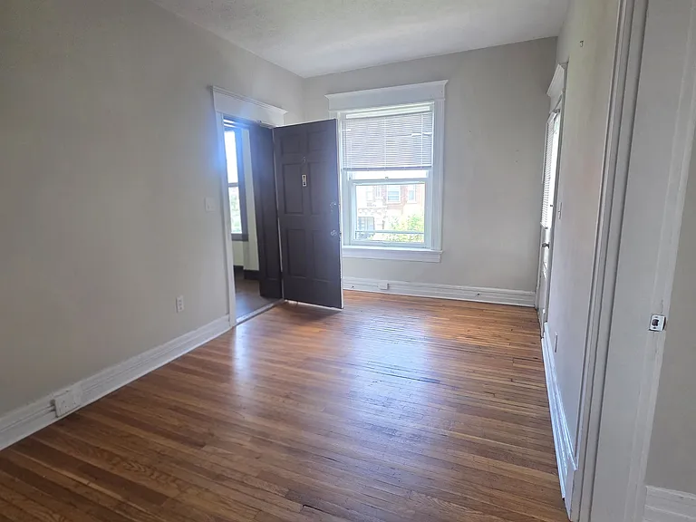 408 Kensington Ct #5 — Photo 5