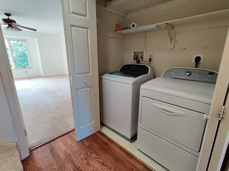 366 Bristol Cir — Photo 18