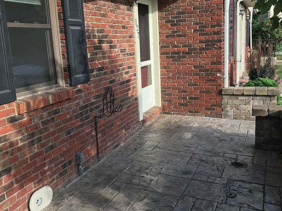 1st image of 127 Hillvue Dr