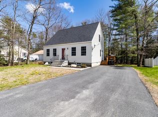 10 Hemlock Dr, Topsham, ME 04086