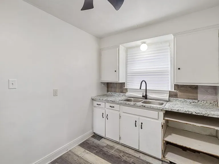 242 Crocker Blvd — Photo 23