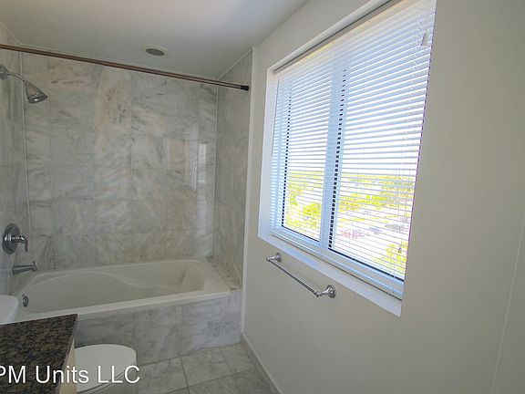 4th image of 6362 Collins Ave #502