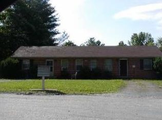 185 Loch Ln APT 101, Amherst, VA 24521