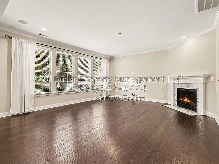 145 Barclay Dr — Photo 9